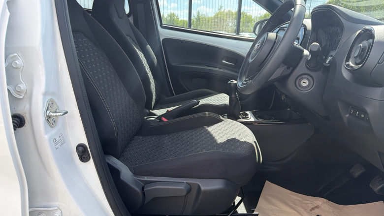 Toyota Aygo X 1.0 VVT-i Edge 5dr Petrol Hatchback